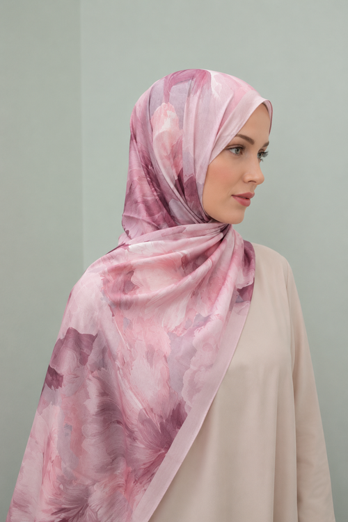 Blush Pink Floral Hijab Shawl – Luxury Watercolor Bloom Scarf for Women
