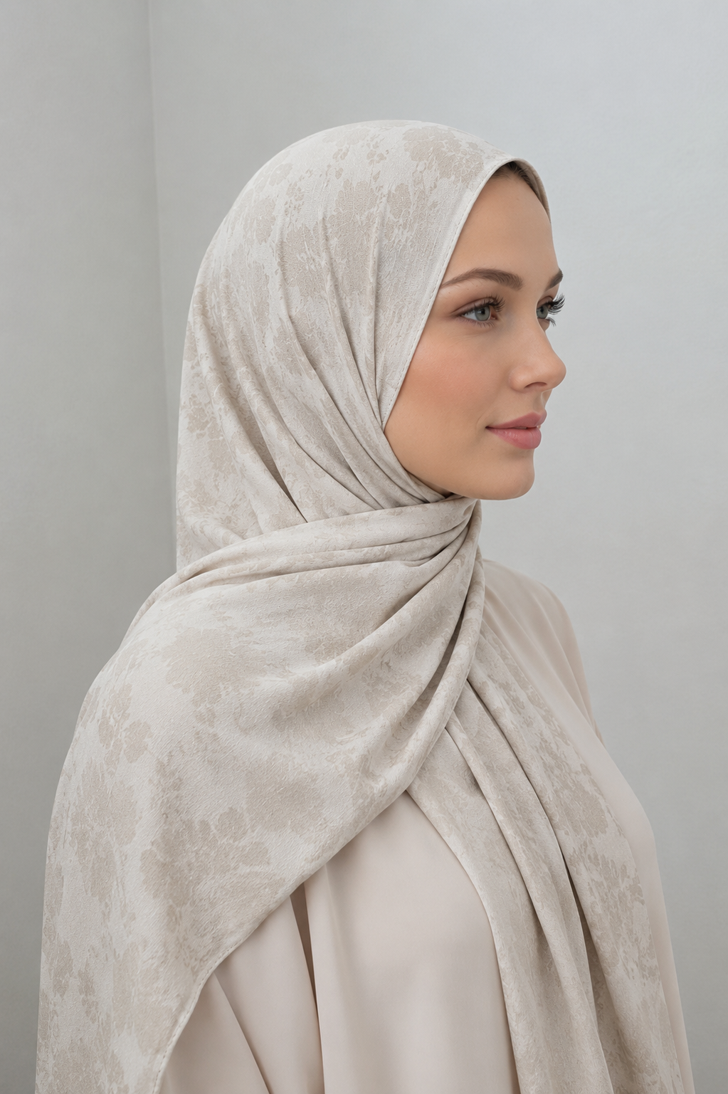 Elegant Ivory Damask Hijab Shawl – Luxury Neutral Floral Scarf